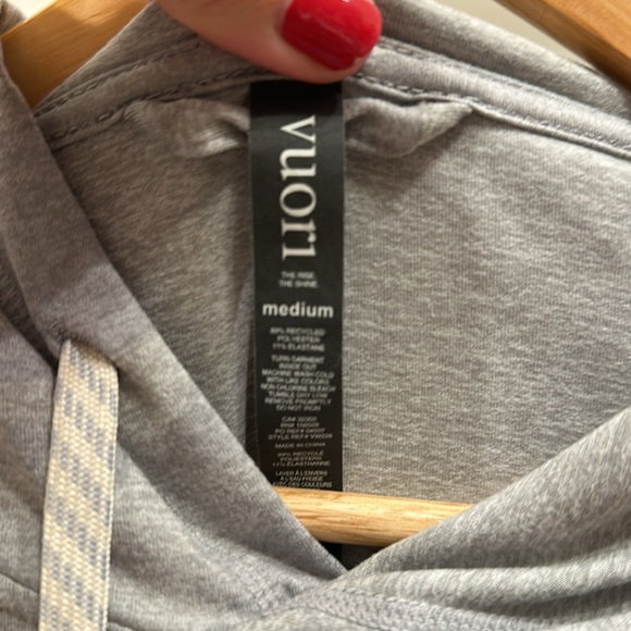 Vuori grey camo women’s lightweight hoodie- size medium- like new! - Picture 2 of 3